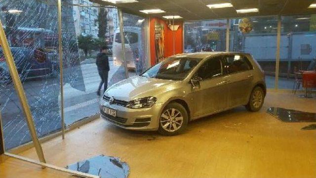 Fren Yerine Gaza Basınca Fast Food Dükkanına Girdi 3