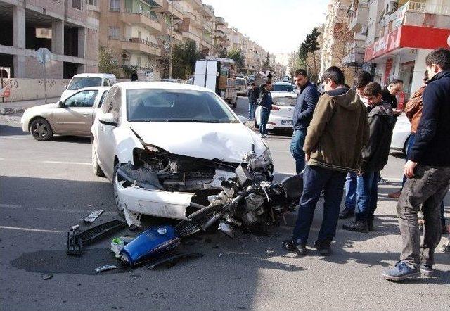Otomobil İle Motosiklet &Ccedil;arpıştı: 1 Yaralı 1