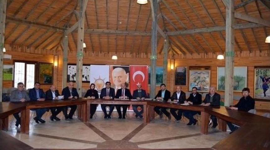 Ak Parti&rsquo;nin İl&ccedil;e Başkanları İstişare Toplantısında Buluştu