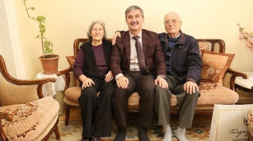 Turgutlu Belediyesi G&ouml;n&uuml;lleri Almaya Devam Ediyor