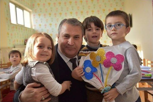 Yunusemreli &Ccedil;ocukları Sevindiren Merkez 1