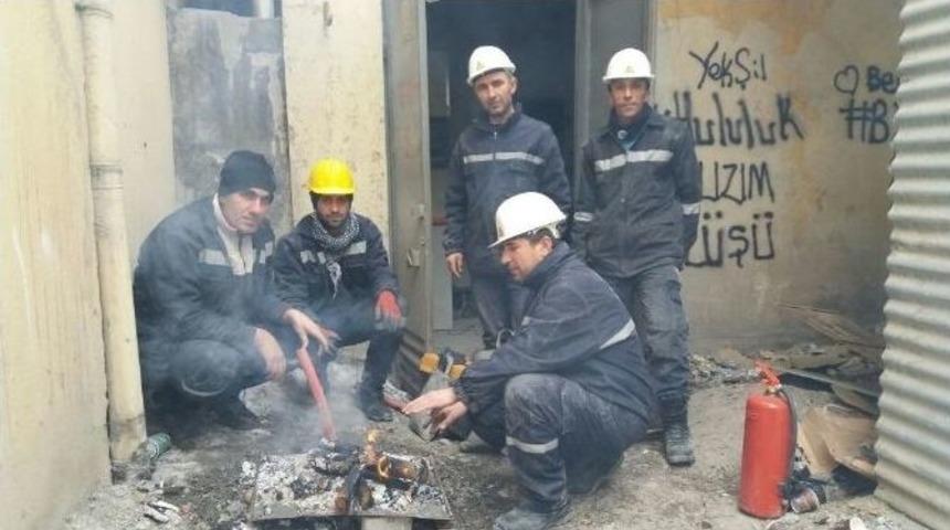 Vedaş Ekibinden Zorlu Onarım &Ccedil;alışması