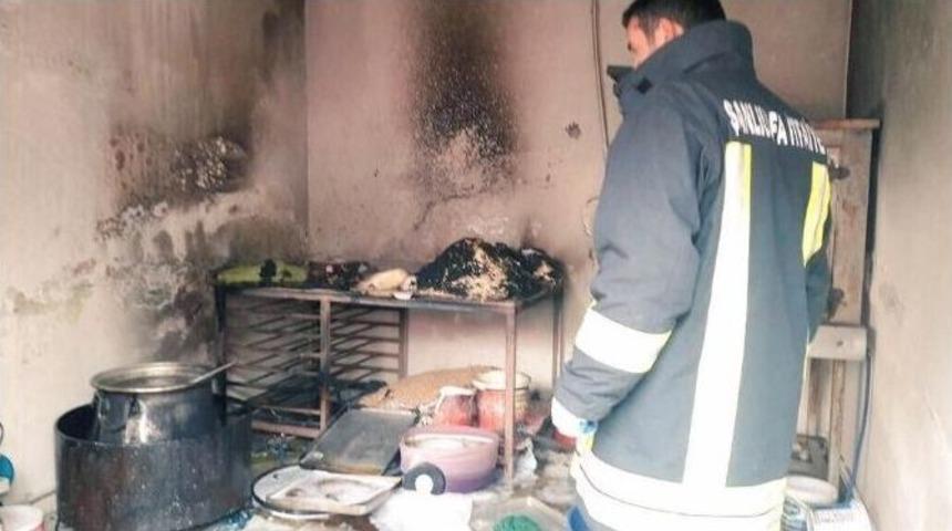 İşyerinde &Ccedil;ıkan Yangın S&ouml;nd&uuml;r&uuml;ld&uuml;