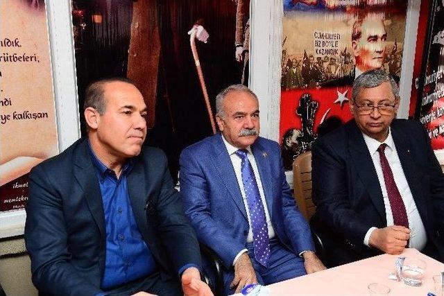 S&ouml;zl&uuml;: "esnaf, Şehir Ekonomisinin Bel Kemiğidir" 1