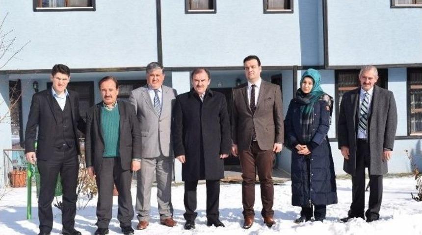 Ak Parti&rsquo;den &Ccedil;ocuk Bakım Evlerine Ziyaret