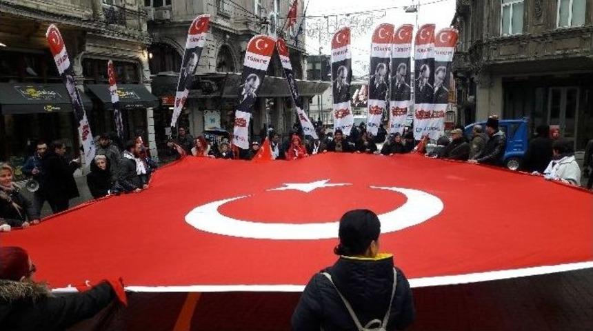İstiklal Caddesi&rsquo;nde Ter&ouml;re Tepki Y&uuml;r&uuml;y&uuml;ş&uuml;