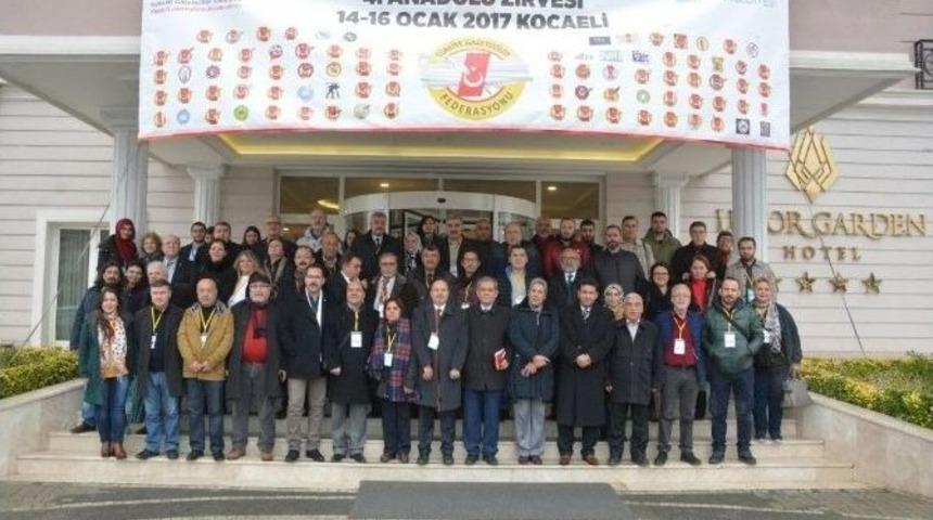 Gazeteciler, İzmit Sokaklarını Gezdi