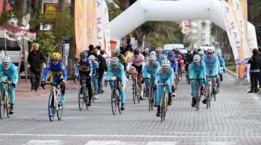 Alanya'da Yol Bisikleti Yarışı Yapıldı