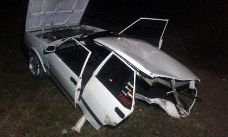 Sakarya’da İki Otomobil Kafa Kafaya Çarpıştı: 3 Yaralı