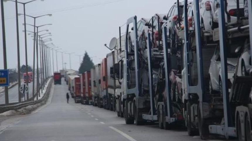 Kapıkule'de Tır Kuyruğu 25 Kilometreye Ulaştı