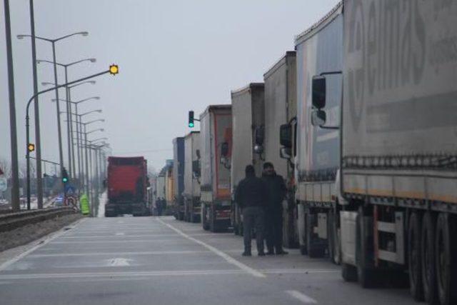 Kapıkule de Tır Kuyruğu 25 Kilometreye Ulaştı 2