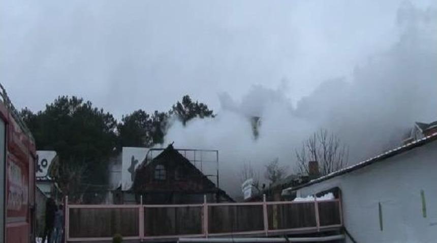 &Uuml;mraniye'de Bir Anaokulun At&ouml;lyesi Yandı