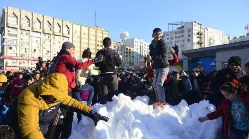 Adana'da Kar Eğlencesi