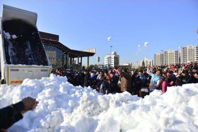 Adana'da Kar Eğlencesi