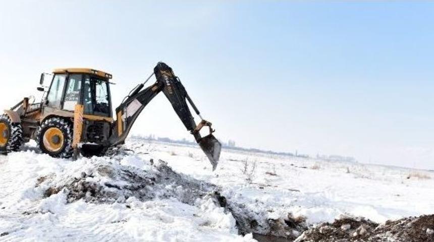 Erzurum&rsquo;da Kar K&uuml;tlelerinin Erimesi Buzlanmalara Neden Oluyor