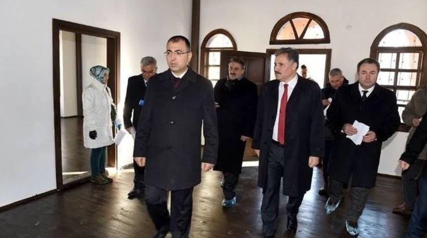 Vali Toprak, Kerpi&ccedil; Evlerde İnceleme Yaptı