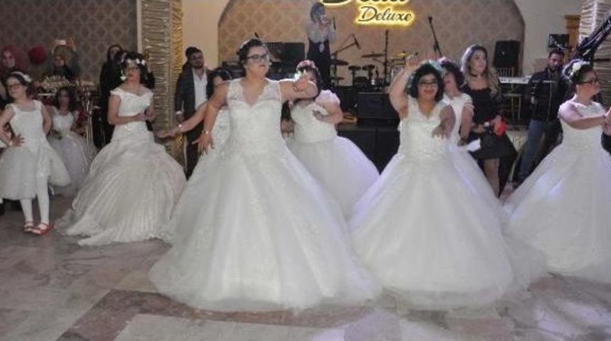 Down Sendromluların Gelinlik Hayali Ger&ccedil;ek Oldu