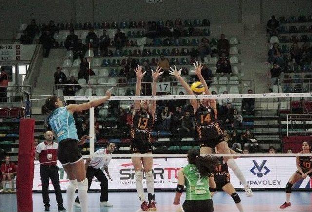 Bursa Büyükşehir Belediyespor Kupa Voley’de Yarı Finale Yükseldi