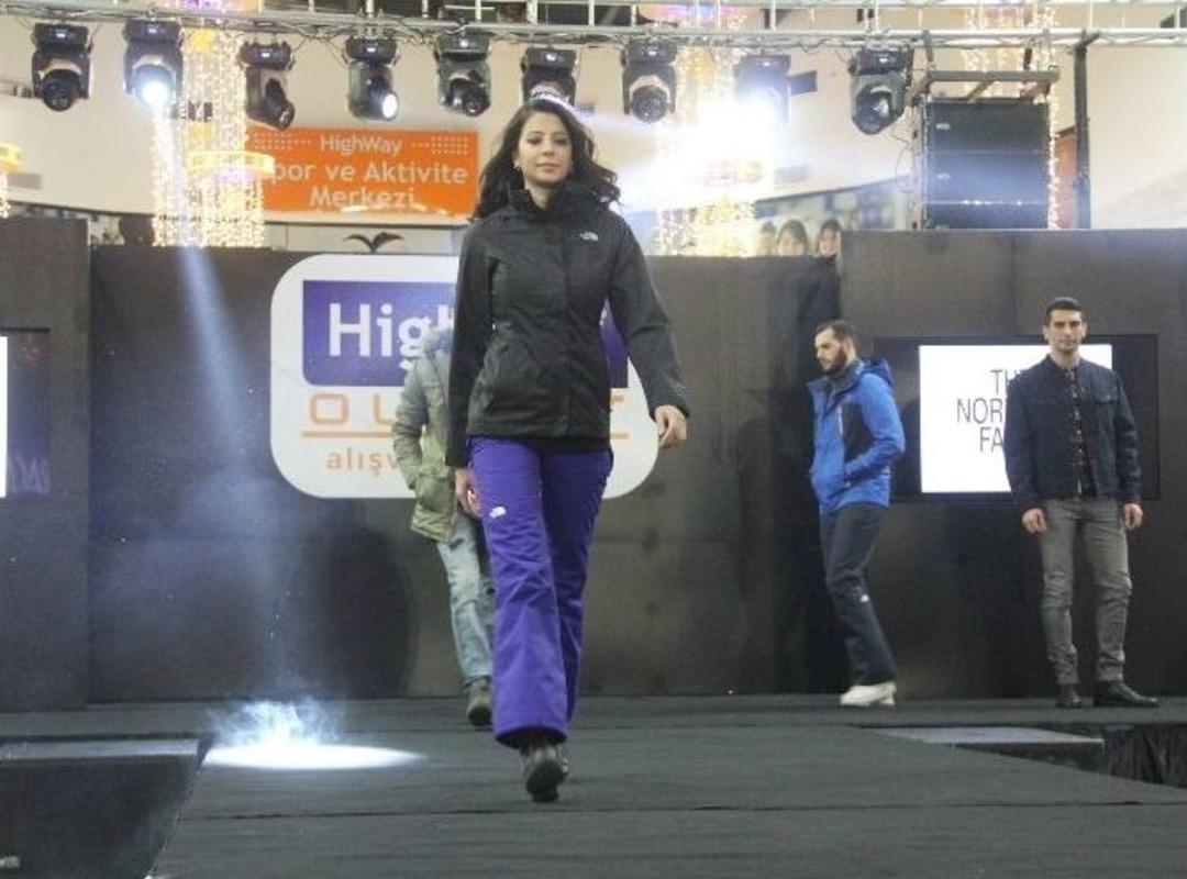 Highway Avm&rsquo;de Konser Ve Defileye B&uuml;y&uuml;k İlgi