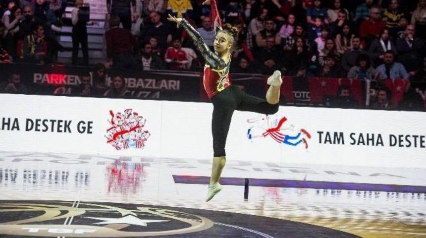 Ayşe Beg&uuml;m Onbaşı İlk Kez T&uuml;rk Seyircisiyle Buluştu