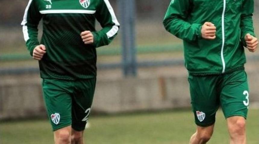 Bursaspor&rsquo;un Yeni Transferleri İlk Antrenmanlarına &Ccedil;ıktı