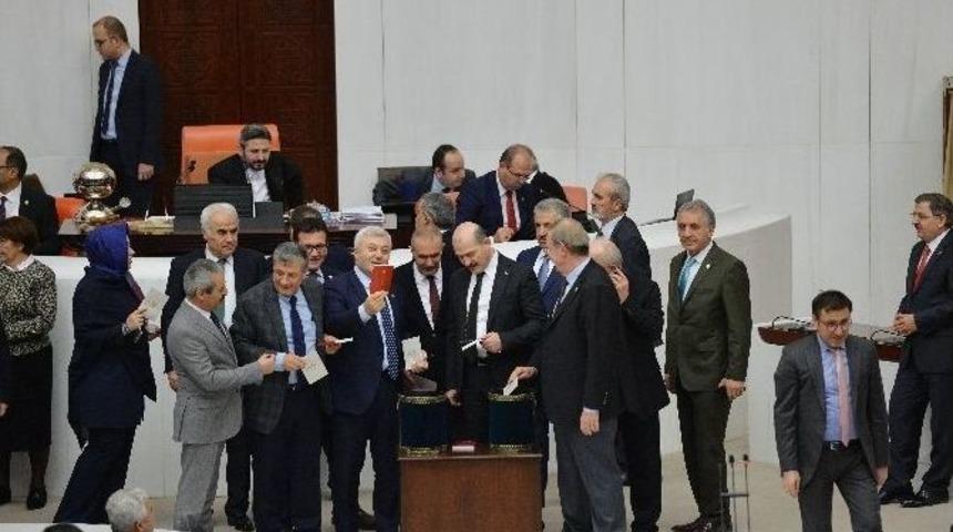 Anayasa Değişiklik Teklifinin 17. Maddesi 342 Oyla Kabul Edildi