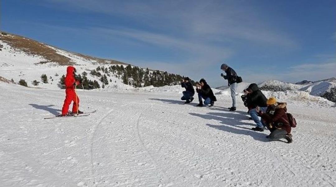 Gen&ccedil;ler Zigana&rsquo;da Hem Fotoğraf &Ccedil;alıştı Hem Kaydı