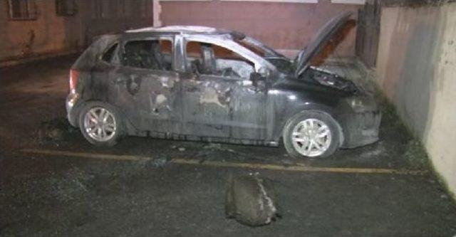 - Ara&ccedil; Kundaklama Anı G&uuml;venlik Kamerasına Yansıdı 1