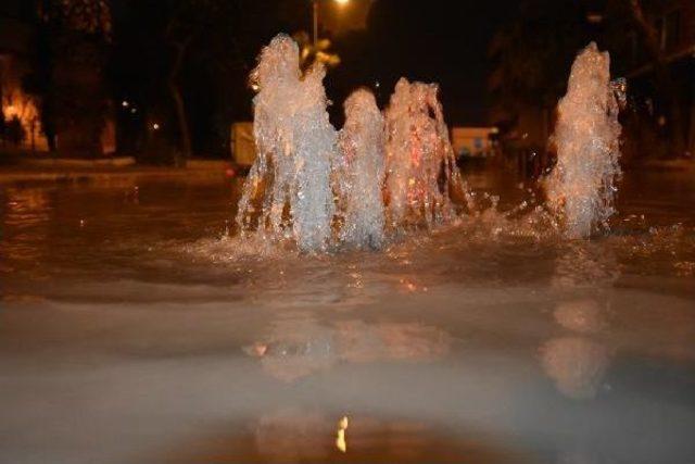 İzmir de Sağanak Yağış Etkili Oldu 1