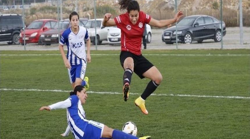 1207 D&ouml;şemealtı Kendi Sahasında İlk Mağlubiyetini Aldı