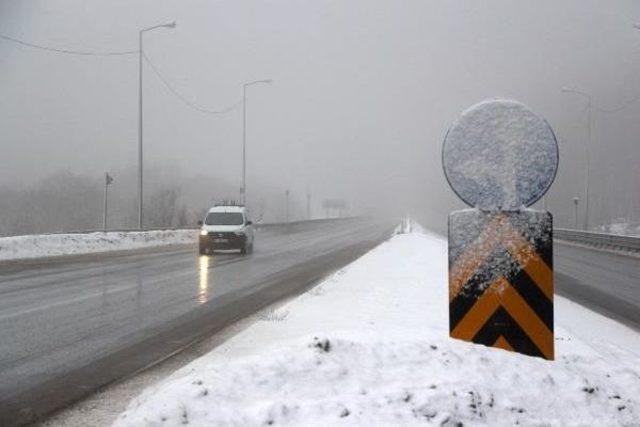 Bolu Dağı&rsquo;Nda Kar Ve Sis Ulaşımı Yavaşlattı 1