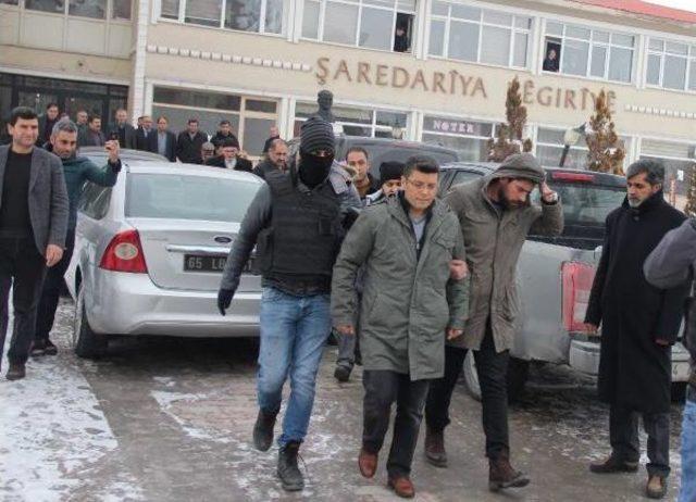 Muradiye Belediye Başkanı Dbp li Tun&ccedil; G&ouml;zaltına Alındı 1