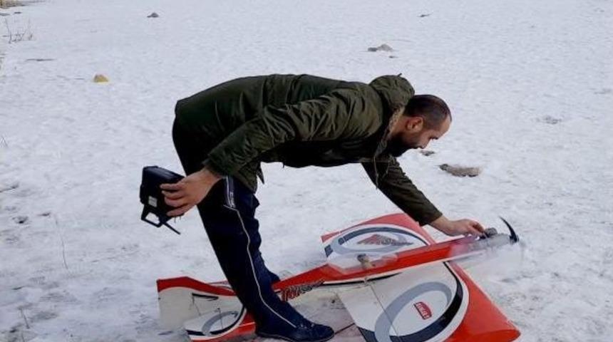 Buz Tutan Mogan G&ouml;l&uuml;, Model U&ccedil;ak I&ccedil;in Pist Oldu