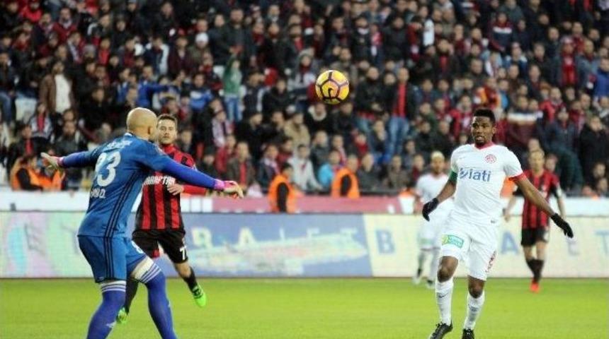 Antalyaspor Bu Sezon Bir İlki Ger&ccedil;ekleştirdi