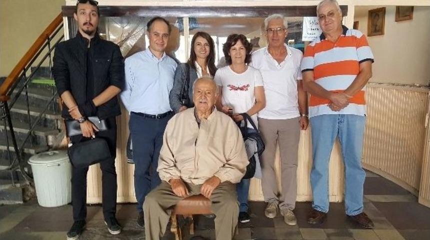 İzmir&rsquo;in Unutulan Sinemaları Ve Sinema K&uuml;lt&uuml;r&uuml;ne Akademik Katkı