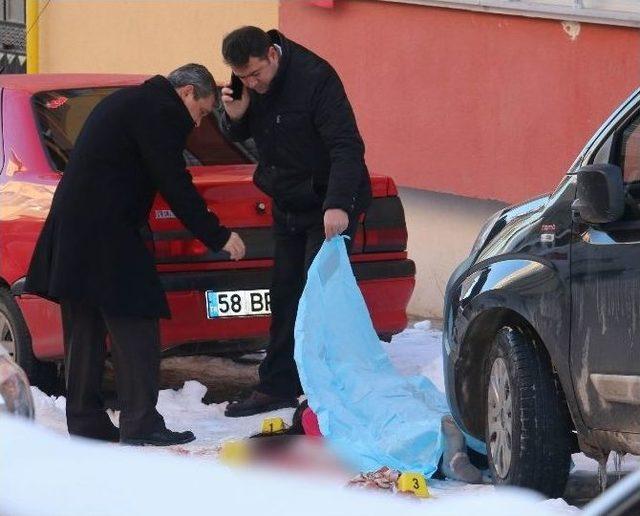 Sivas’ta 5 Çocuk Annesi Kadın Öldürülmüş Olarak Bulundu