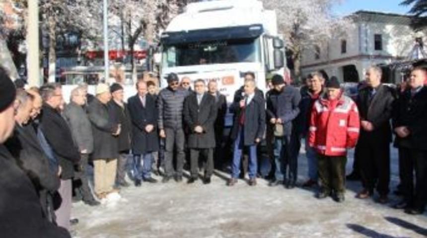 Şaphane İl&ccedil;esinden Toplanan 1 Tır Yardım Malzemesi Halep&rsquo;e G&ouml;nderildi