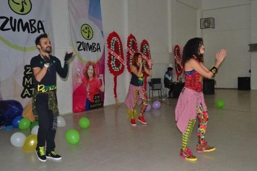 Engelli &Ouml;ğrenciler &rsquo;zumba&rsquo; Yaptı