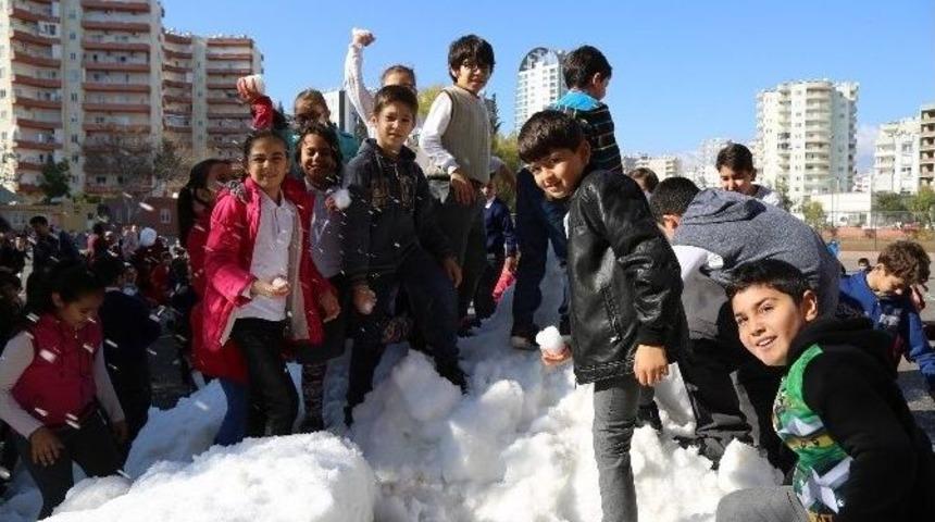 Mezitli Belediyesi &lsquo;kar&rsquo;ı &Ccedil;ocukların Ayağına Getirdi
