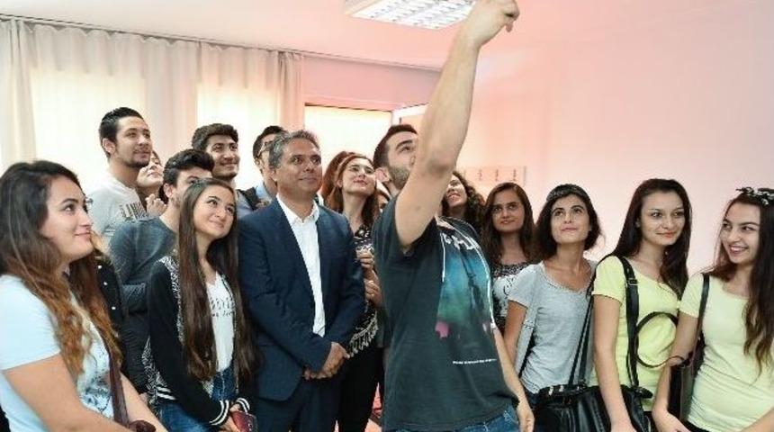 Gen&ccedil;ler İ&ccedil;in B&uuml;y&uuml;k İşbirliği