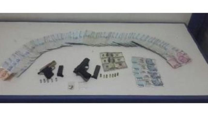 Evdeki &Ccedil;elik Kasadan Hırsızlığa 3 Tutuklama