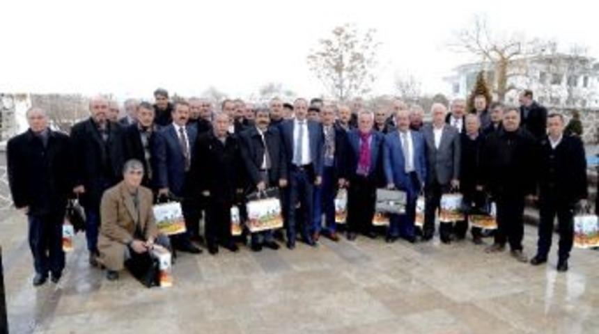 Bakan Duruay G&ouml;lbaşılı Muhtarlarla Bir Araya Geldi