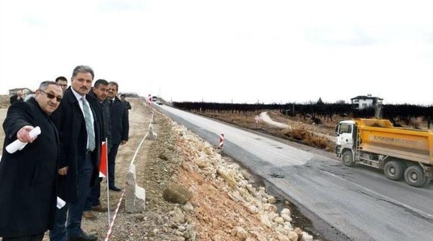 Dilek&rsquo;teki Yol &Ccedil;alışmaları Devam Ediyor