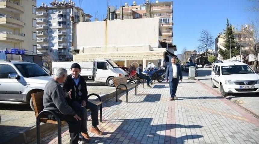 Alanya Mahmutlar Mahallesine Yeni Oturma Bankları