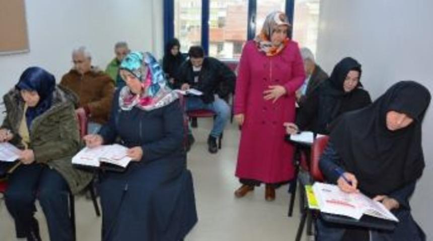 İzmek, Arap&ccedil;a &Ouml;ğretiyor