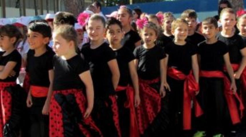 &Ccedil;eşme&rsquo;de 5 Bin 908 &Ouml;ğrenci, 554 &Ouml;ğretmenden Eğitim Alıyor