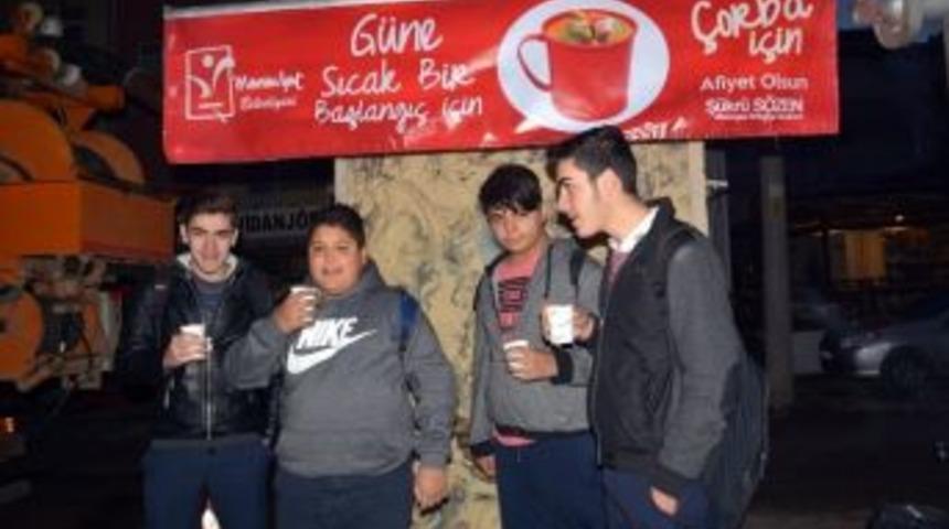 Manavgat Belediyesi&rsquo;nden Sıcak &Ccedil;orba İkramı