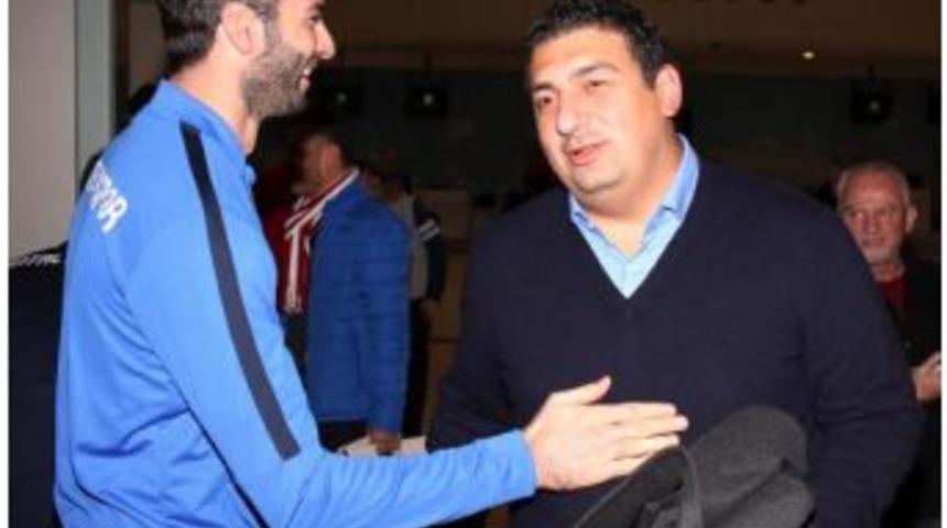 Antalyaspor Başkanı &Ouml;zt&uuml;rk: "galibiyetin Mutluluğunu Yaşıyoruz"