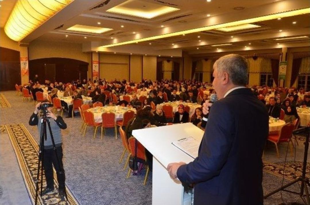 Başarılı &Ouml;ğrenciler &Ouml;d&uuml;llendirildi