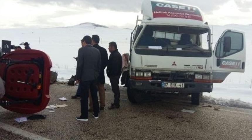 Ağır Ceza Mahkemesi Başkanı, Cumhuriyet Savcısı Eşi Ve &Ccedil;ocukları Trafik Kazasında Yaralandı